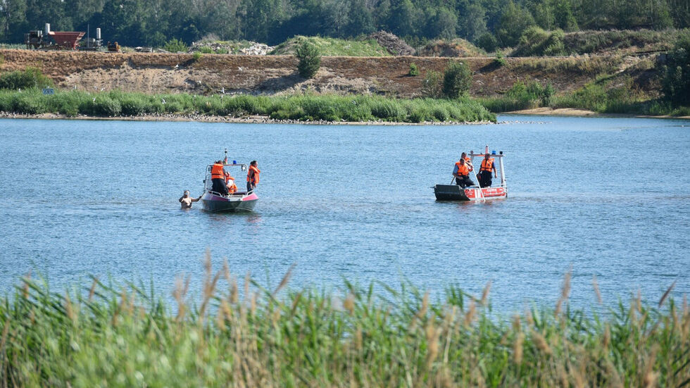 Einsatzkräfte auf dem Mühlfeldsee 