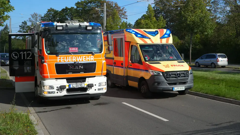 Feuerwehr, Polizei und Krankenwagen rückten für ein verschmortes Netzteil aus. Feuerwehr, Polizei und Krankenwagen rückten für ein verschmortes Netzteil aus.