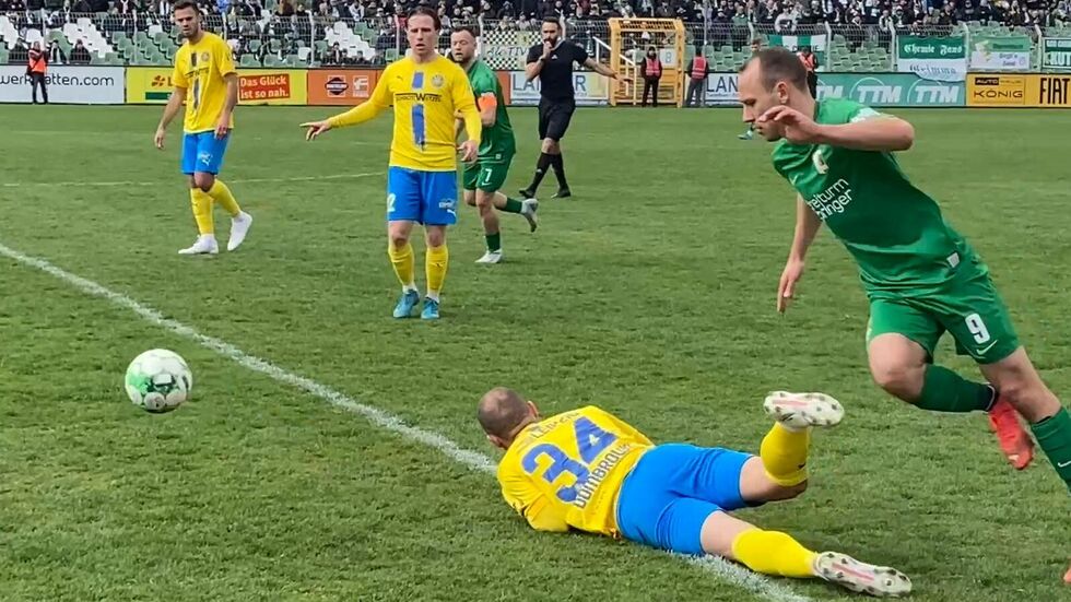 Eine Szene aus dem Spiel am Sonntag im Alfred-Kunze-Sportpark.