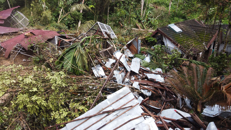 Überall liegen Trümmer herum. Schwer vorstellbar, wie das alles schnell wieder aufgebaut werden könnte. Überall liegen Trümmer herum. Schwer vorstellbar, wie das alles schnell wieder aufgebaut werden könnte.
