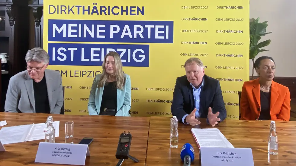 Ex-Konsum-Chef Dirk Thärichen (56) bei seiner Vorstellung durch den neu gegründeten Verein "Leipzig jetzt" Ende April. Ex-Konsum-Chef Dirk Thärichen (56) bei seiner Vorstellung durch den neu gegründeten Verein "Leipzig jetzt" Ende April.
