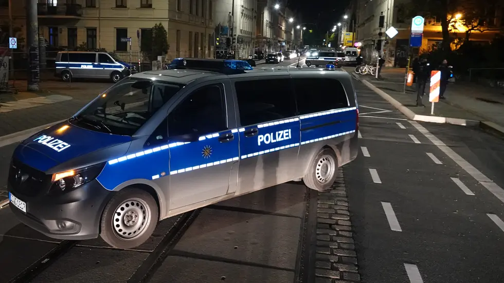 Die Polizei war mit zahlreichen Kräften im Einsatz (Symbolbild). Die Polizei war mit zahlreichen Kräften im Einsatz (Symbolbild).