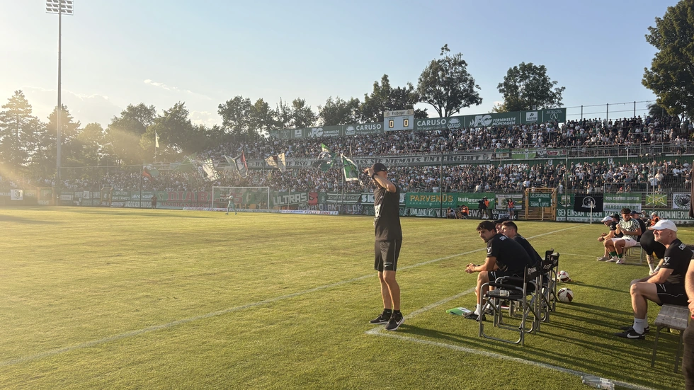 Trainer Alexander Schmidt empfing mit seiner Mannschaft den Rivalen HFC. Trainer Alexander Schmidt empfing mit seiner Mannschaft den Rivalen HFC.