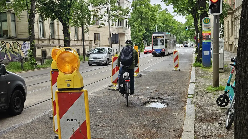 Gesperrt wegen Schlagloch.