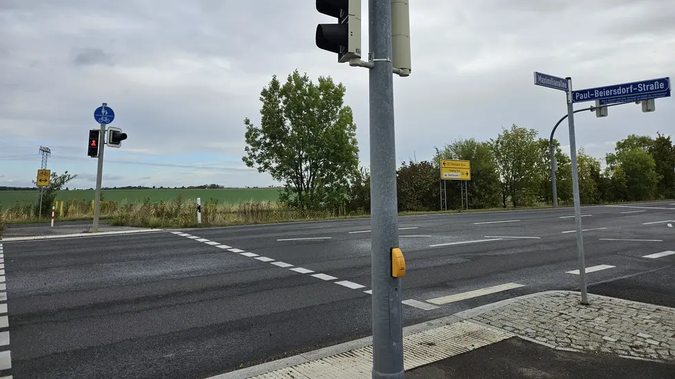 Das Mädchen überquerte die Fußgängerampel nach eigenen Angaben bei Grün. Das Mädchen überquerte die Fußgängerampel nach eigenen Angaben bei Grün.