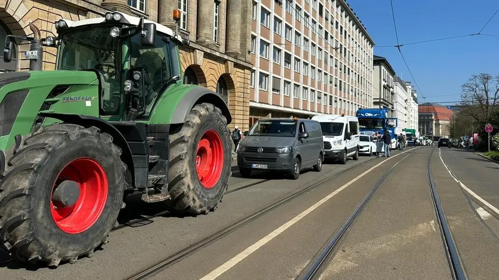 Der Verkehr in der Leipziger Innenstadt kam kurzzeitig zum Erliegen.