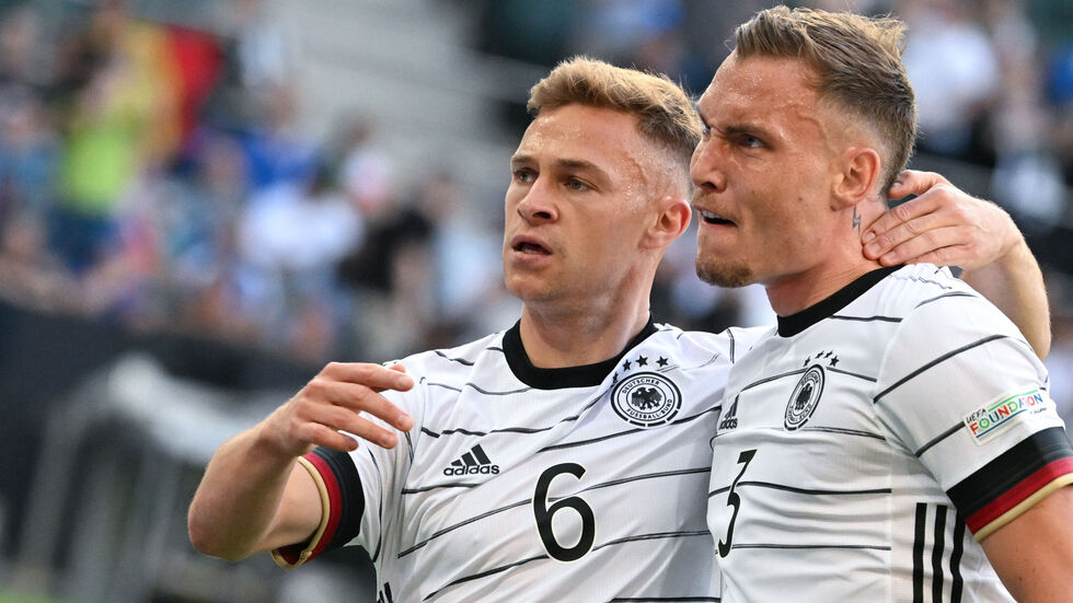 Joshua Kimmich (l), David Raum (r)