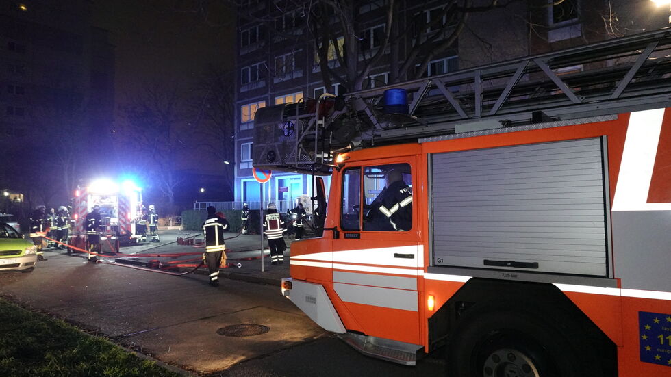 Die Feuerwehr rückte mit einem Großaufgebot an.