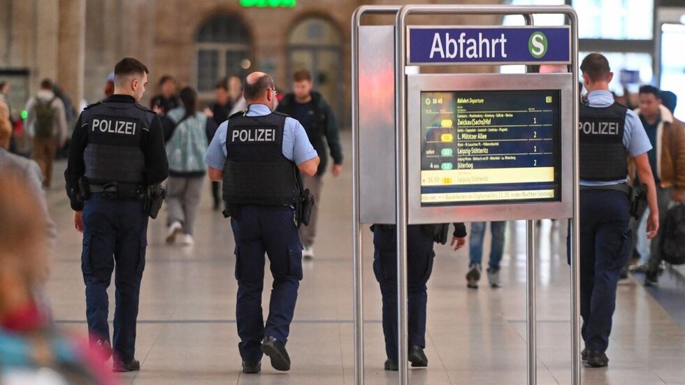 Bundespolizisten am Dienstag auf dem Leipziger Hauptbahnhof.