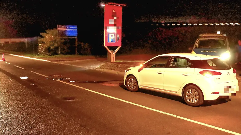 Die Unfallstelle auf der Lausener Straße in Leipzig-Grünau. Die Unfallstelle auf der Lausener Straße in Leipzig-Grünau.