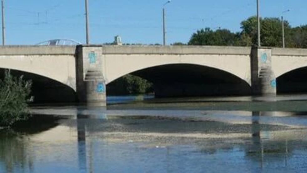 Die Zeppelinbrücke ist die wichtigste Verbindung vom Stadtzentrum in den Leipziger Westen. Die Zeppelinbrücke ist die wichtigste Verbindung vom Stadtzentrum in den Leipziger Westen.