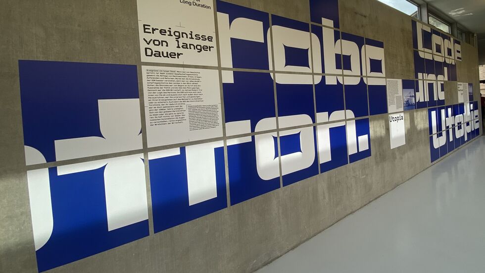 Blick in die neue Robotron-Ausstellung in der Leipziger Galerie für Zeitgenössische Kunst. Blick in die neue Robotron-Ausstellung in der Leipziger Galerie für Zeitgenössische Kunst.