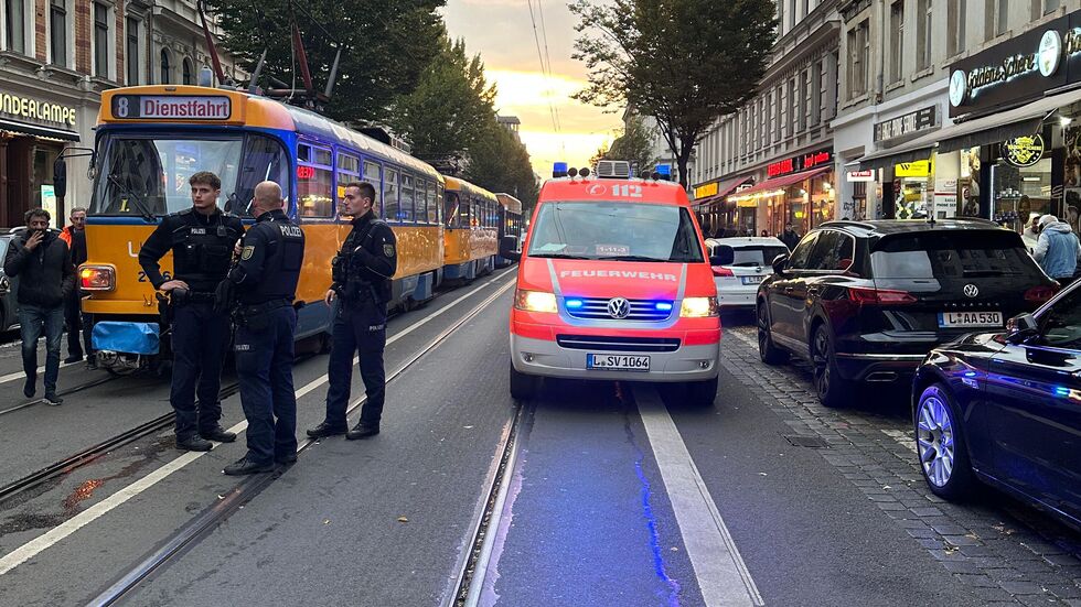 Durch den Brand kam es zu Verkehrsbehinderungen auf der Eisenbahnstraße.