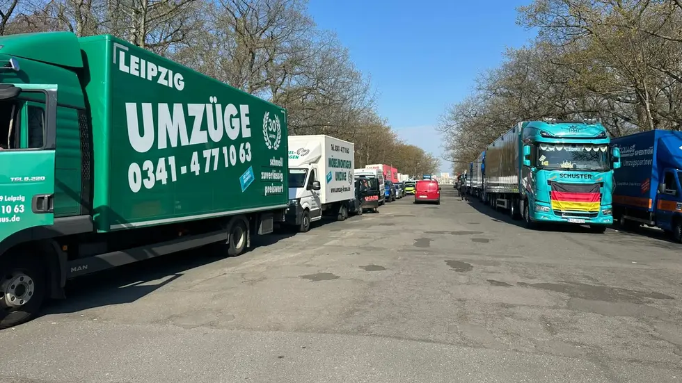 Einige der teilnehmenden Fahrzeuge.